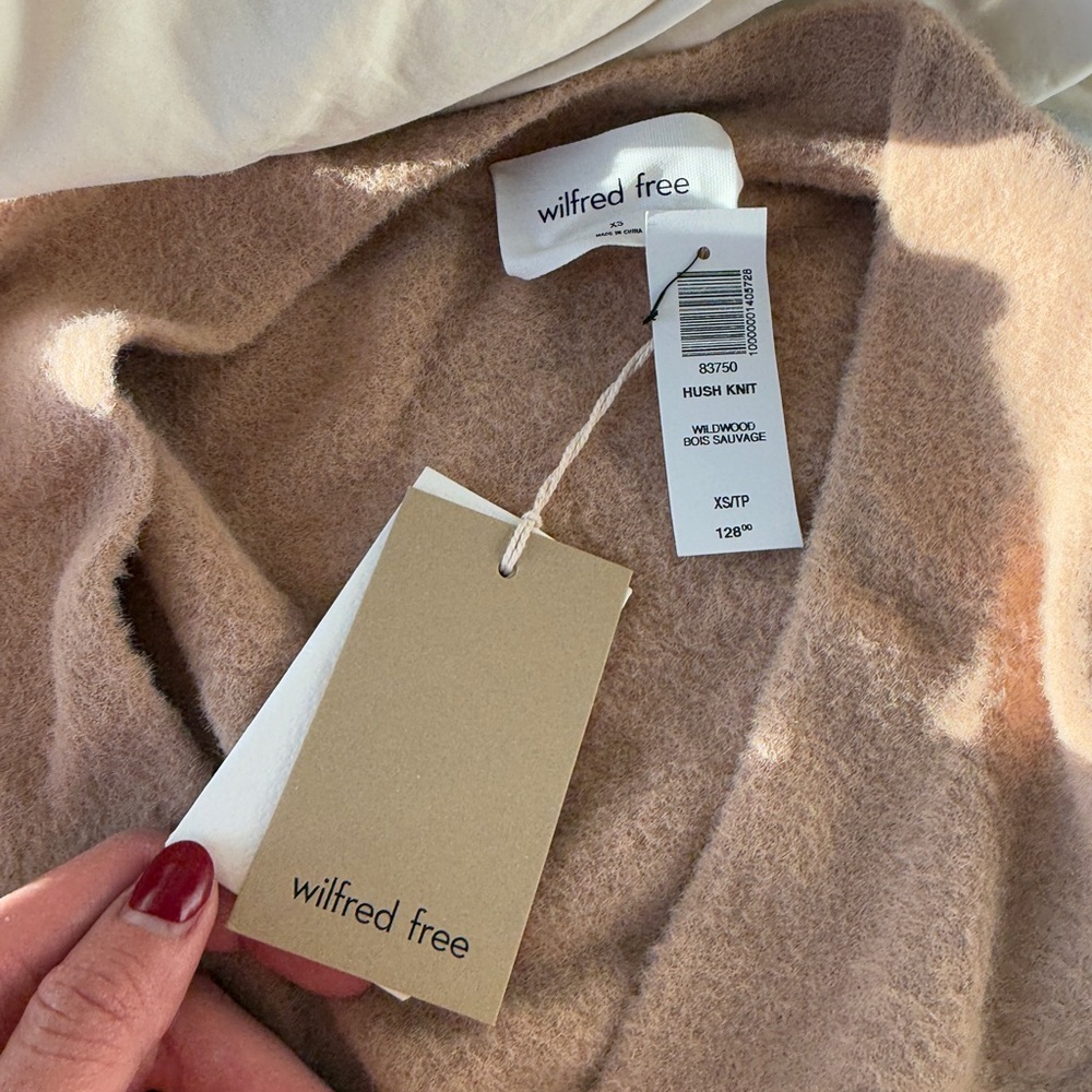 BNWT - Aritzia Wilfred Free Hush Knit Cardigan